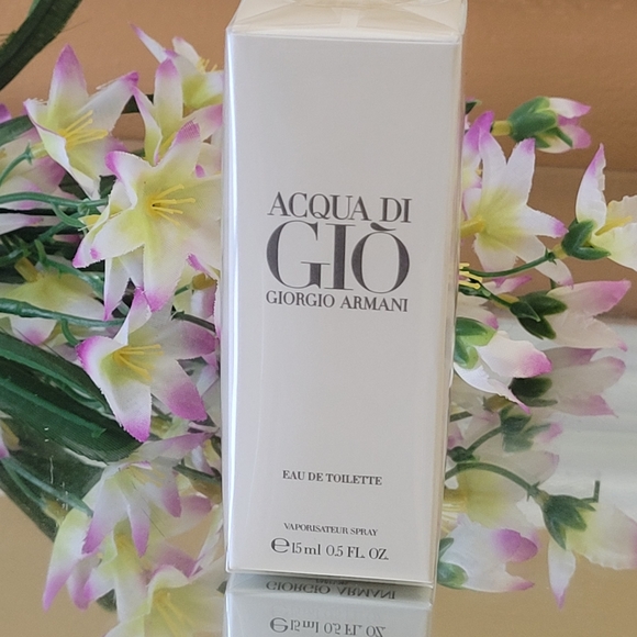 Giorgio Armani - Picture 1 of 3